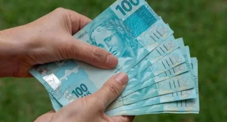 Novo salário mínimo de R$ 1.518 já está valendo no país