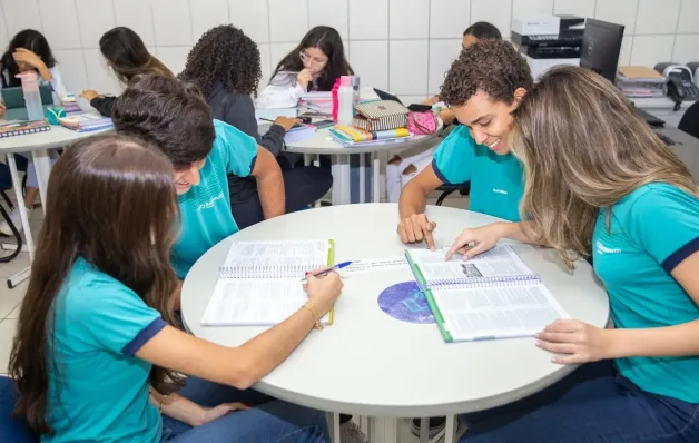 O Enem começa em casa: pais que transformam cuidado em confiança