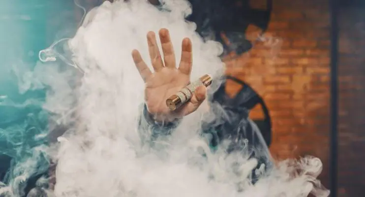 O perigo dos cigarros eletrônicos para os adolescentes e jovens