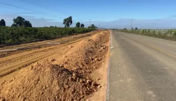  Obras da ES-130 avançam entre Pinheiros e Vinhático