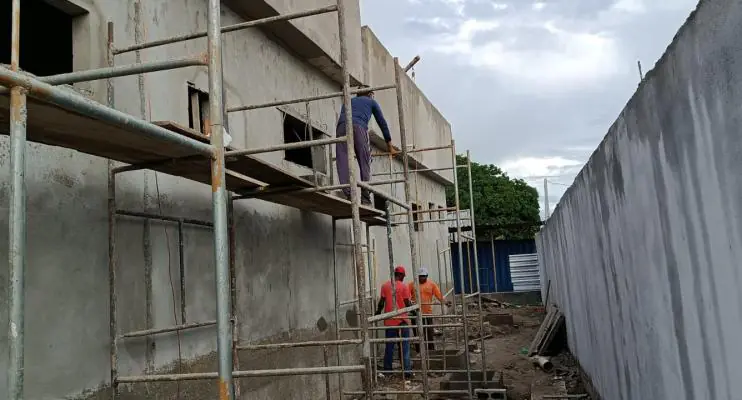 É obra pra todo lado: Com 50% de execução, obra do novo Creas avança em Pedro Canário
