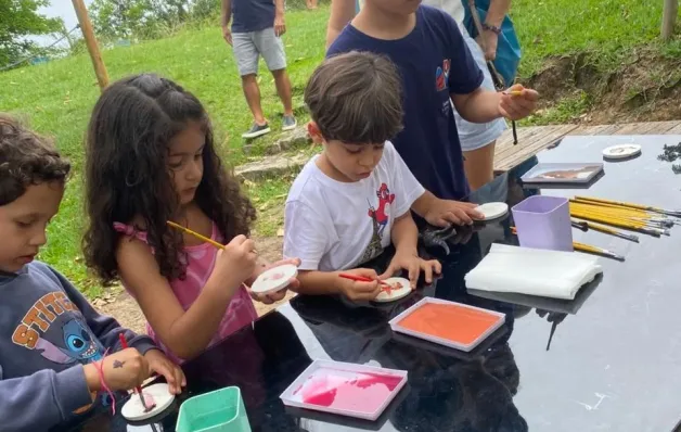 Oficina do Projeto Tamar ensina a ciência da paleontologia para as crianças