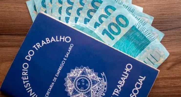 Orçamento 2024: salário mínimo será de R$ 1.421 no próximo ano