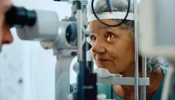 Os sinais do colesterol alto que aparecem nos olhos