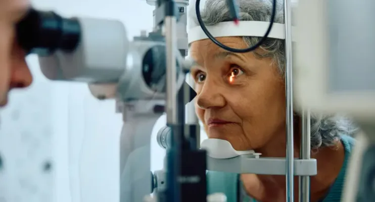 Os sinais do colesterol alto que aparecem nos olhos