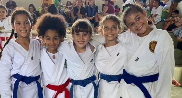 Ouro, prata e bronze: atletas de Jaguaré se destacam em competição estadual de karatê