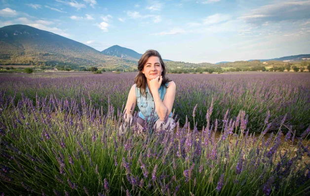 Outubro Rosa: aromaterapia como aliada no cuidado do feminino