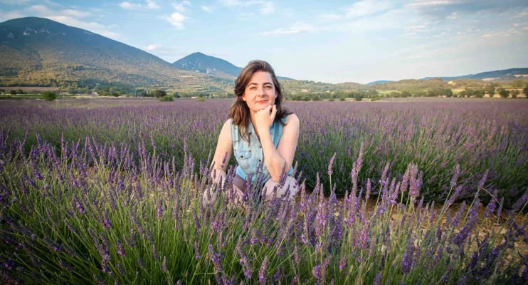 Outubro Rosa: aromaterapia como aliada no cuidado do feminino