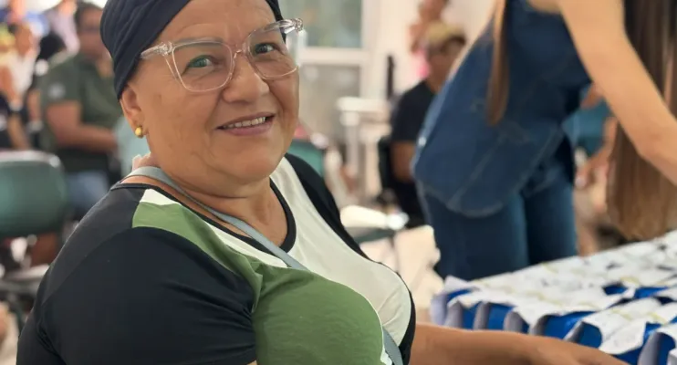 Pacientes atendidos pelo SUS recebem 130 óculos em Pinheiros
