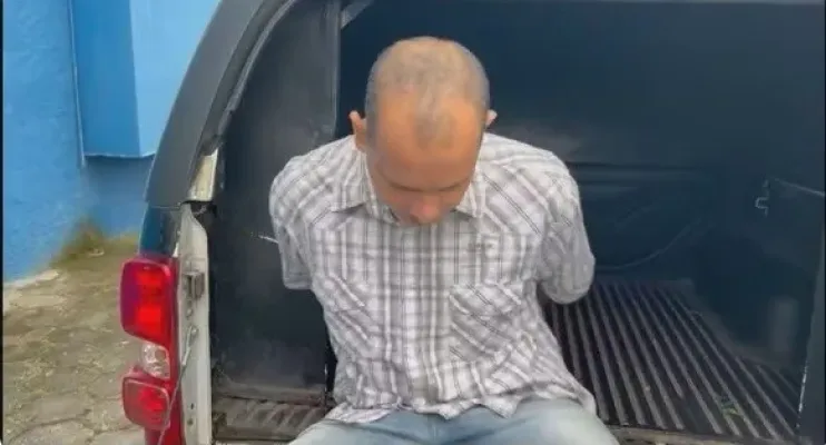 Pai é preso após envenenar filha recém-nascida enquanto mãe tomava banho