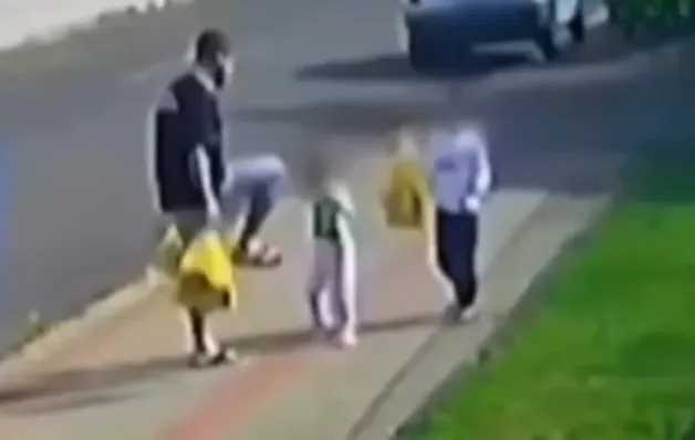 Pai que chutou filha de 3 anos no rosto é preso no Paraná
