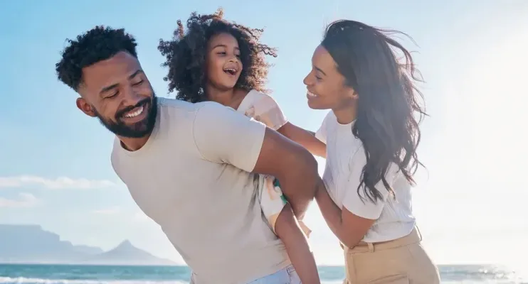 Pais de 1ª viagem levam 2 anos para voltar a serem felizes no casamento