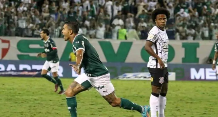 Palmeiras atropela o Corinthians na Arena Barueri