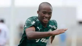Palmeiras confirma contrato profissional com Endrick