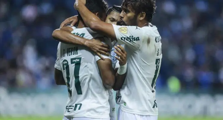 Palmeiras mantém campanha perfeita na Libertadores com vitória no Equador