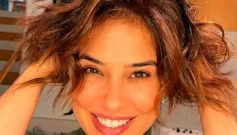 Paloma Duarte surge completamente nua em foto tirada pelo marido