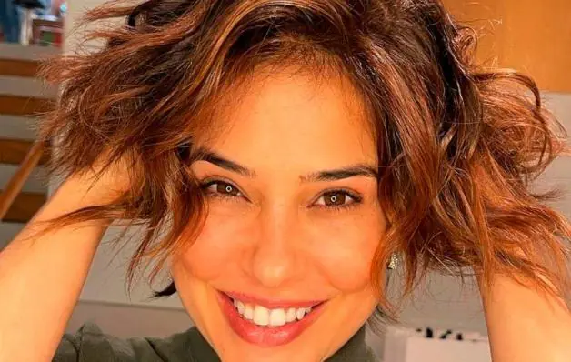 Paloma Duarte surge completamente nua em foto tirada pelo marido