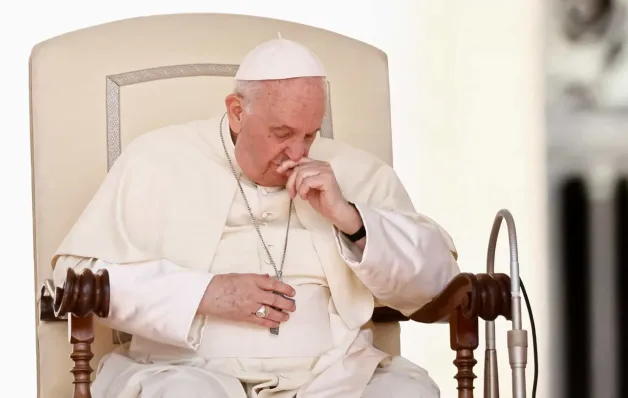 Papa Francisco alerta para perigos da IA depois de ser alvo dela