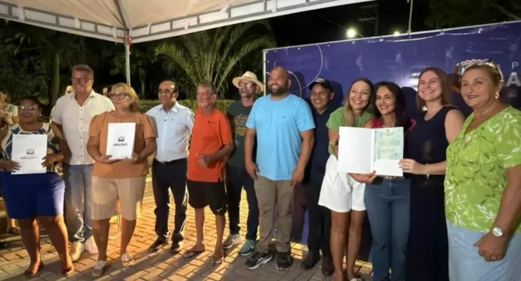 Prefeitura de Aracruz regulariza imóveis e entrega títulos a 52 famílias