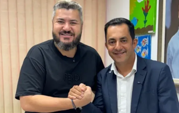 Parceria institucional  viabiliza van para transporte de pacientes em Vereda