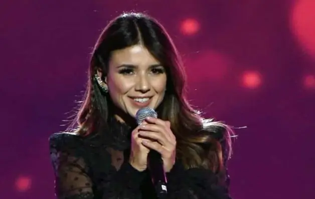 Paula Fernandes diz que depressão quase a fez pular da janela aos 18 anos