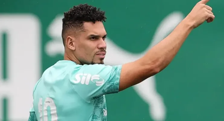 Paulinho pode voltar a ser relacionado pelo Palmeiras após nove meses