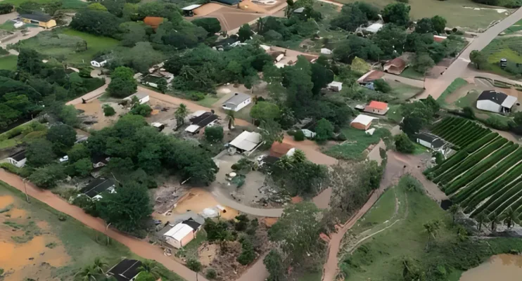 Pavimentação avança em área rural de Pinheiros