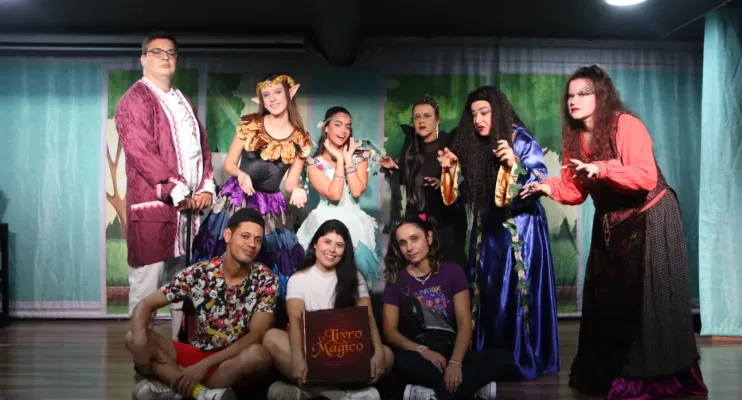 Peça infantil que celebra a magia da leitura é opção de programa para o Dia das Crianças em Vitória 