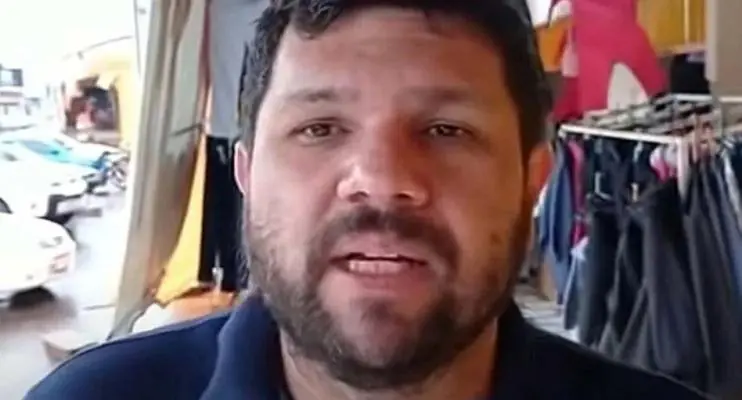 Pela primeira vez desde que perdeu as eleições, Jair Bolsonaro ignora o blogueiro bolsonarista Oswaldo Eustáquio.