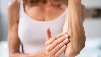 Pele seca, fadiga e unhas quebradiças? Pode estar com falta de vitaminas