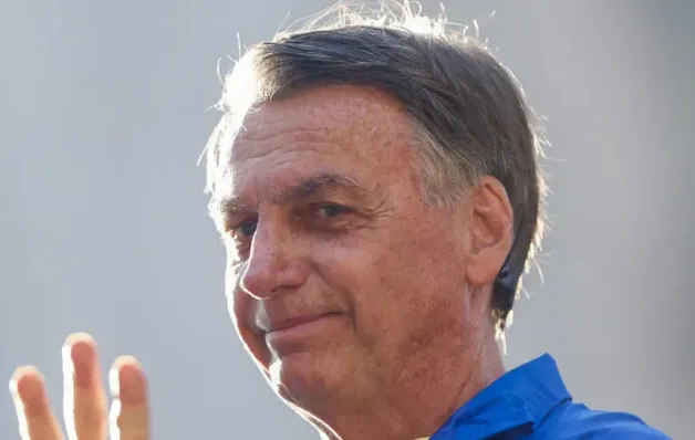 Pena de Bolsonaro deve permitir regime semiaberto a partir de 6 anos de prisão