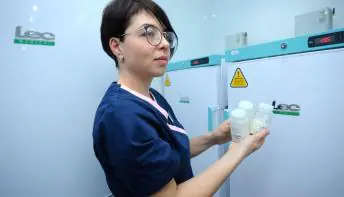 Pesquisadores usam leite materno contra covid-19 em imunossuprimido