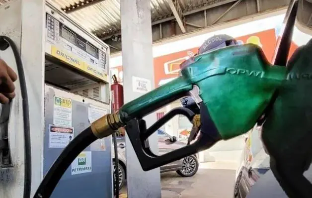 Petrobras reduz preços do diesel e da gasolina