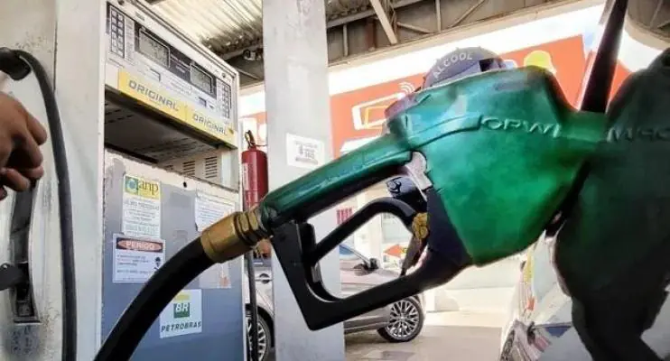 Petrobras reduz preços do diesel e da gasolina