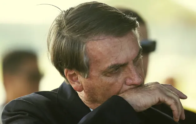 PF apreende dólares e impõe tornozeleira a Bolsonaro por decisão do STF