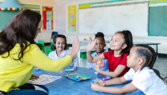  PL sobre autismo avança no Congresso e destaca a formação de professores com base científica