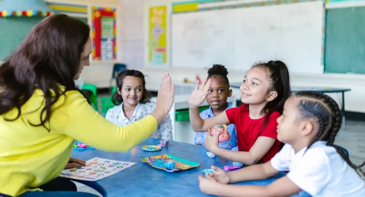  PL sobre autismo avança no Congresso e destaca a formação de professores com base científica