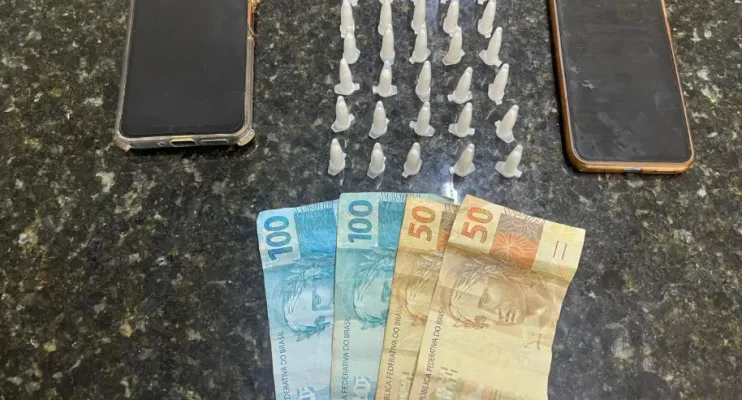 Polícia apreende drogas e prende casal suspeito de tráfico em Itamaraju