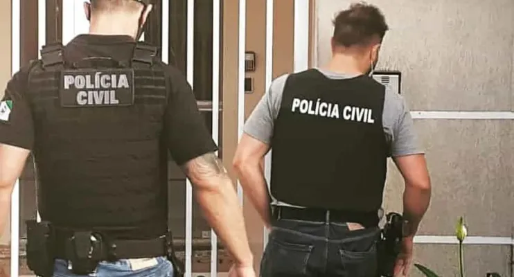 Polícia do RJ indicia bate-bolas que usaram rosto de Hitler em fantasia