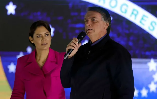 Polícia Federal intima Bolsonaro, Michelle, Wassef e Cid para depoimentos