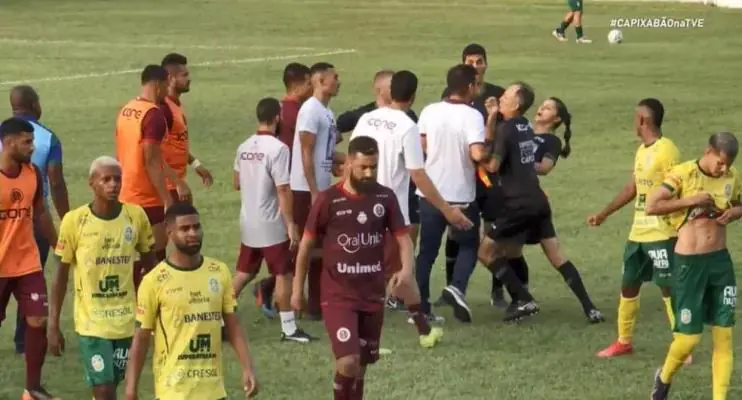 Polícia investiga agressão de árbitra assistente por técnico de time de futebol no ES