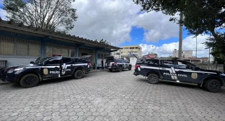 Polícia prende homem suspeito de estuprar adolescente e a irmã dela de 11 anos no