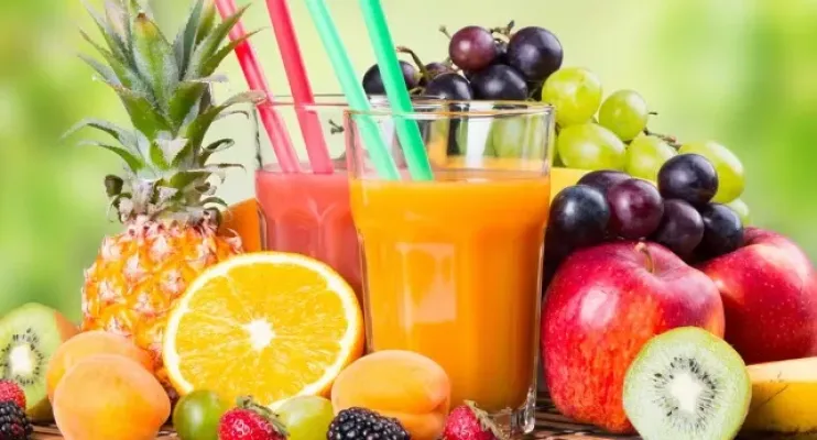 Por que comer fruta é melhor do que tomar suco? Entenda