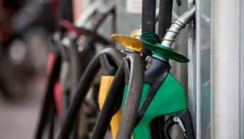  Preço da gasolina sobe pela 2ª semana seguida e atinge novo recorde no país
