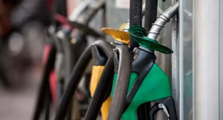  Preço da gasolina sobe pela 2ª semana seguida e atinge novo recorde no país