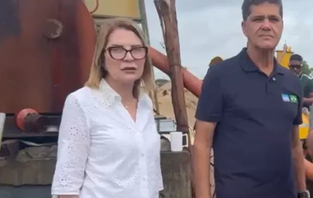 Prefeita de Montanha acompanha governador em aeronave oficial e reforça parceria em agenda no norte do Estado