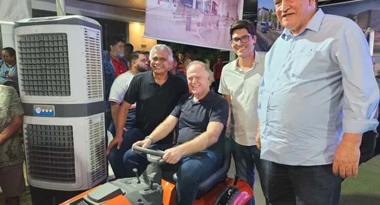 Prefeito de Barra de São Francisco faz inauguração e entrega novos investimentos a população
