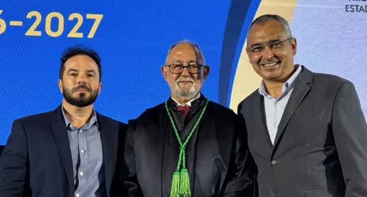 Prefeito de São Mateus acompanha posse da nova diretoria do TCE-ES em Vitória