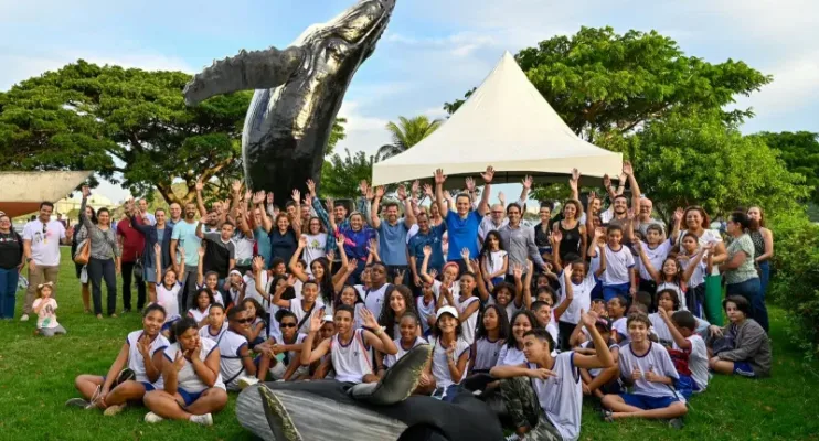 Prefeito de Vitória no ES e Instituto Baleia Jubarte firmam convênio para ações de educação ambiental