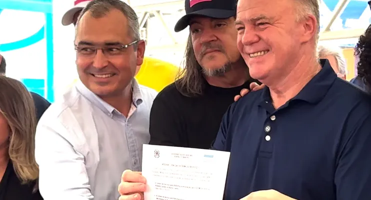 Prefeito e prefeito eleito  recepcionar governo de estado em visita a são Mateus